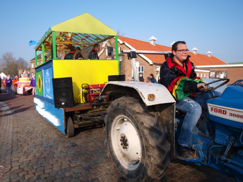 Carnavalsoptocht pannerden 2015