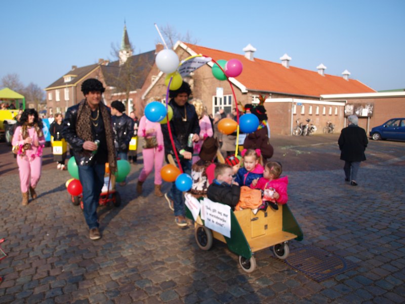 Carnavalsoptocht pannerden 2015