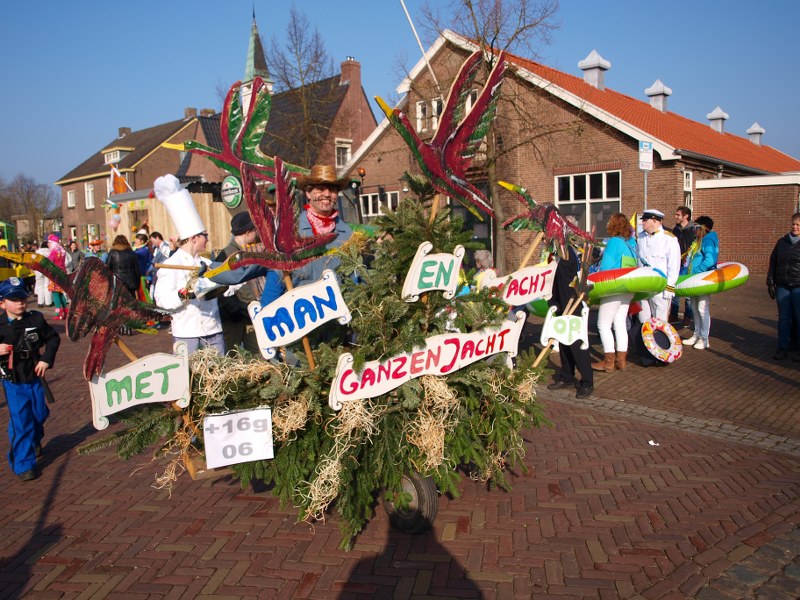 Carnavalsoptocht pannerden 2015