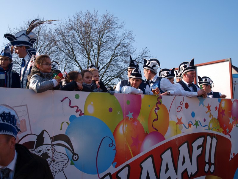 Carnavalsoptocht pannerden 2015