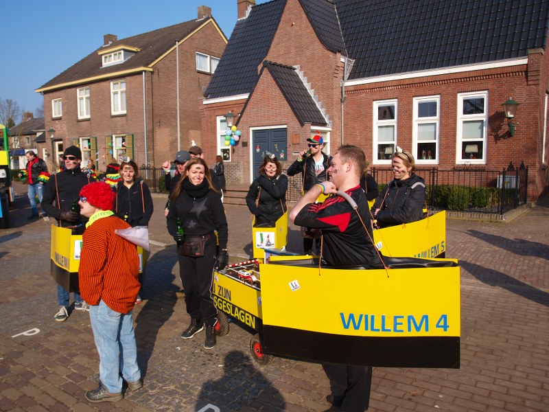 Carnavalsoptocht pannerden 2015