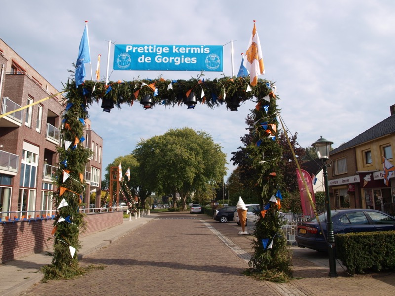 Een kermisboog in Pannerden