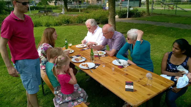 ook de jongste bewoners van de buurt deden mee