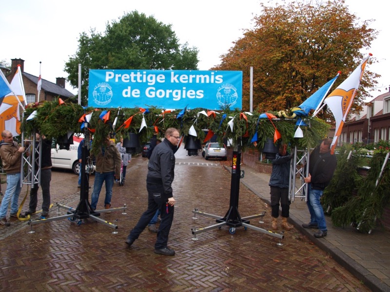 bogenbouw activiteiten in Pannerden voor de kermis