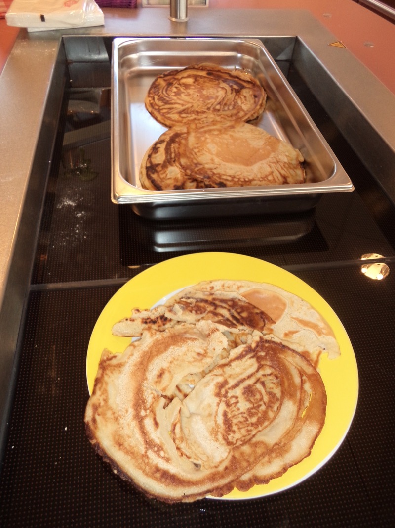 pannenkoeken bakken in de pannerd