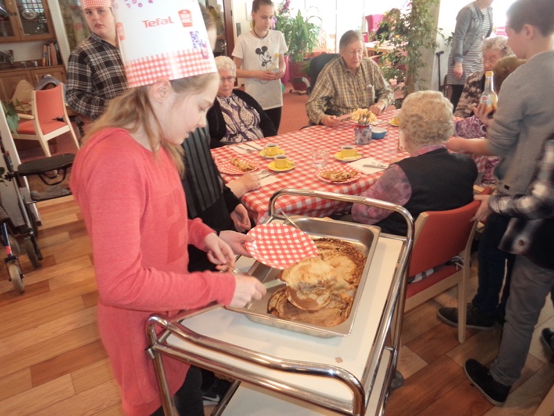 pannenkoeken bakken in de pannerd