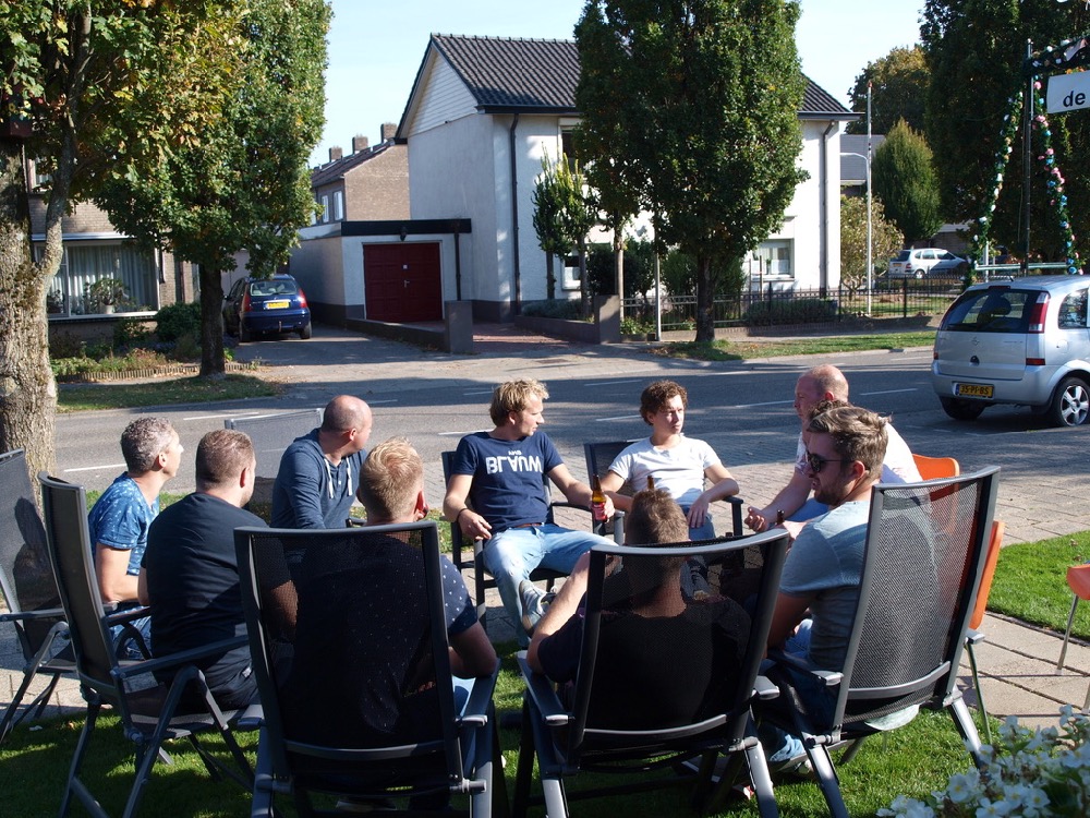 bogenbouw tijdens de kermis in pannerden