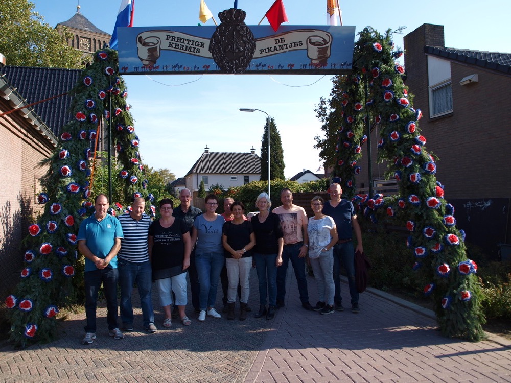 bogenbouw tijdens de kermis in pannerden