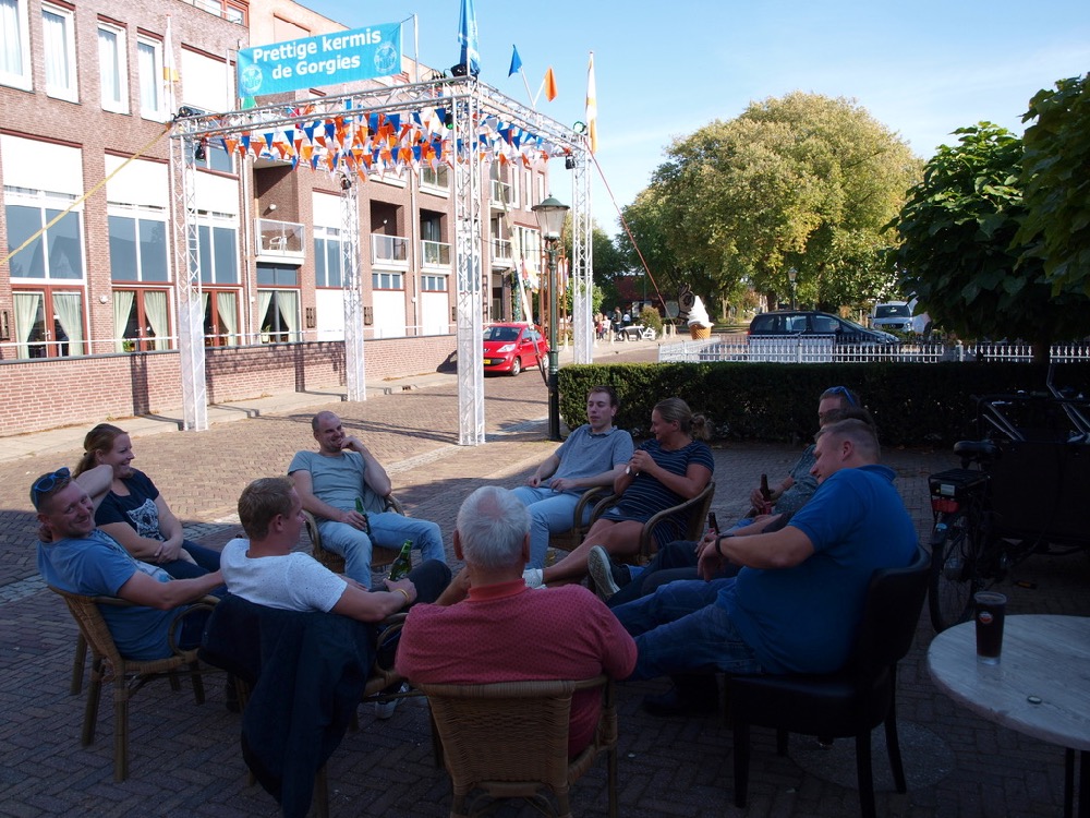 bogenbouw tijdens de kermis in pannerden