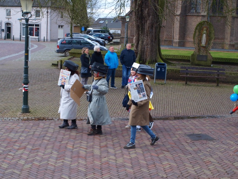 Deelnemers in de carnavalsoptocht van Pannerden in 2018