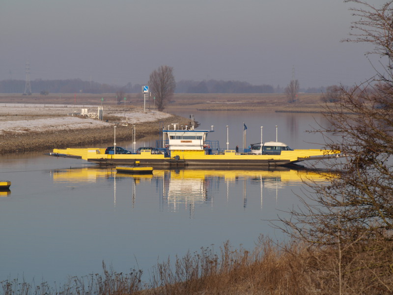 veerboot tussen Doornenburg en Pannerden op de Rijn