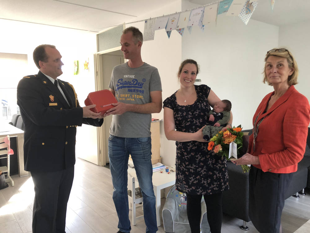 brandweer en baby koffer