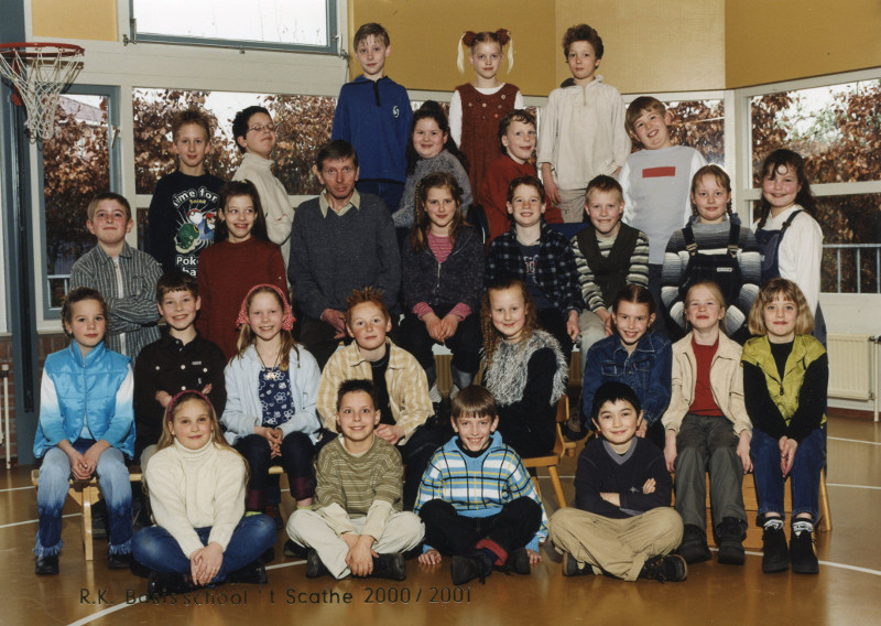 Klasfoto groep 5 van 't Scathe 2000 - 2001